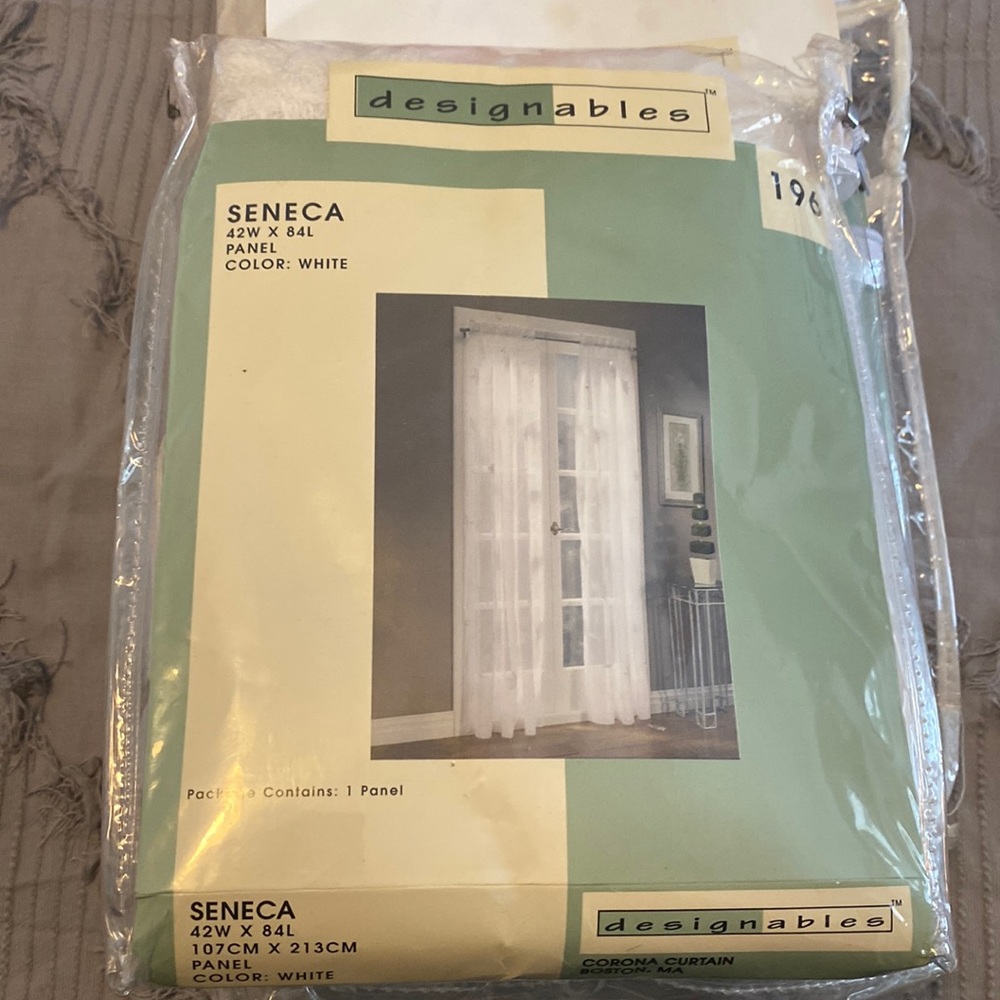 Set of 3 embroidered curtain panels
